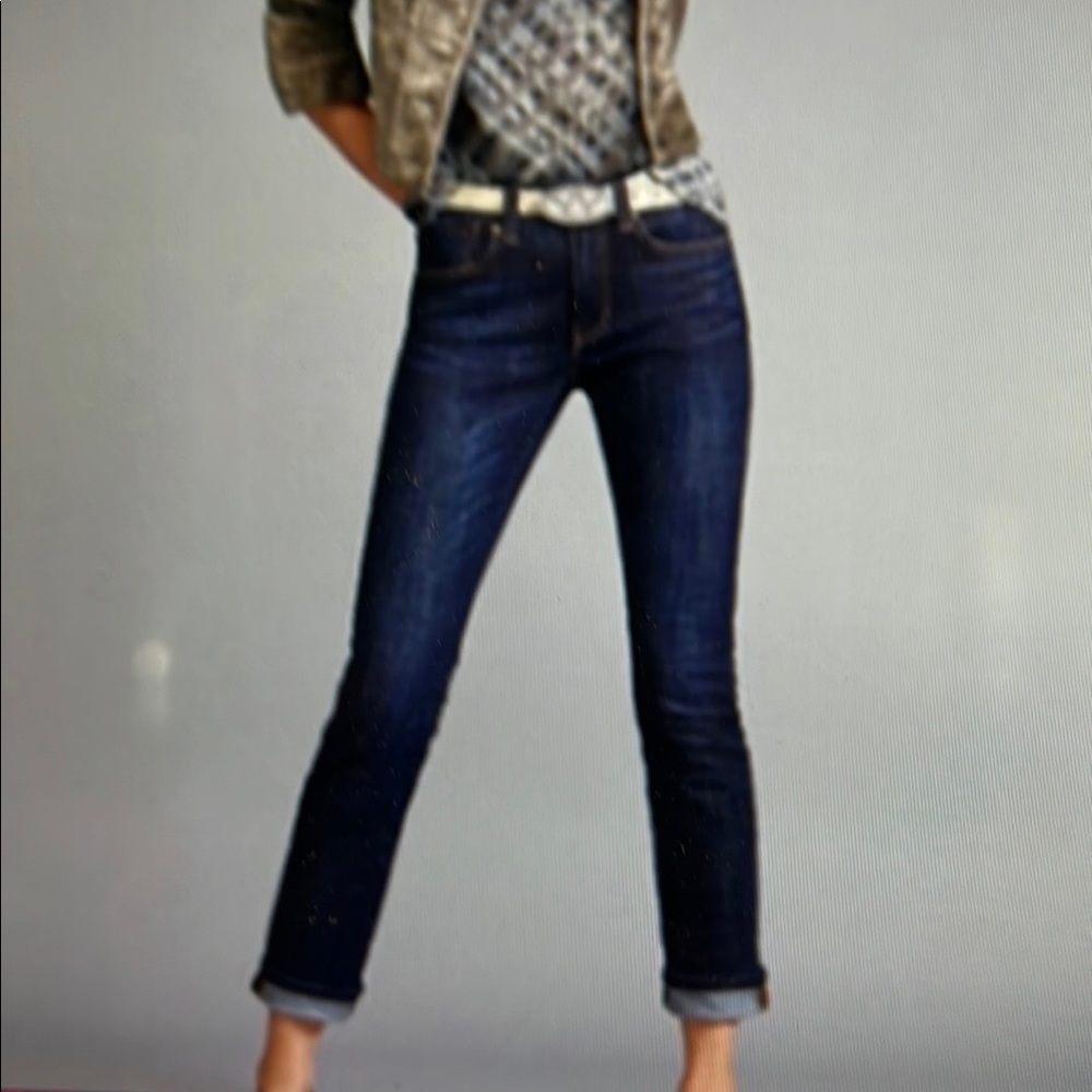 NWOT CAbi Jeans Dark Wash Style 514 Slim Straight with fading Size 0
